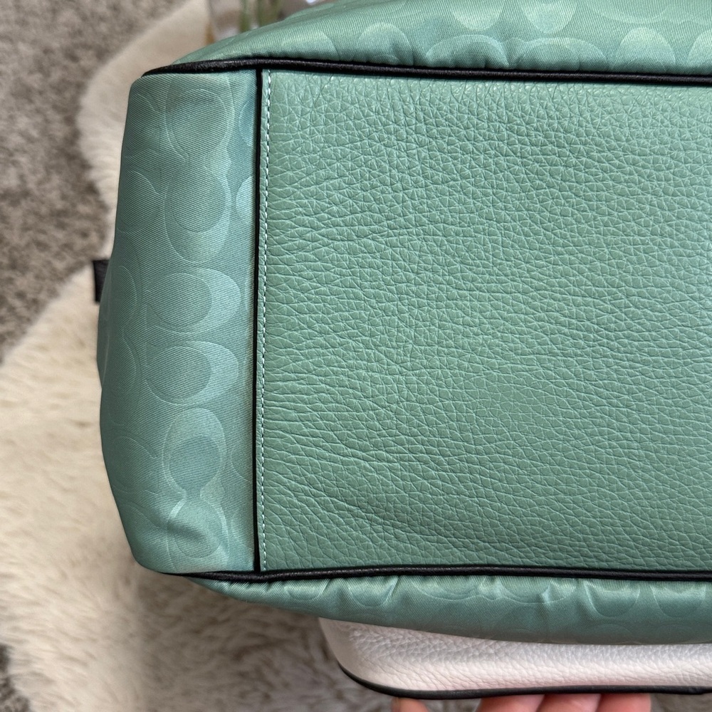 ✨ Coach Washed Green Court Tote In Colorblock Signature Nylon✨ - Picture 8 of 16